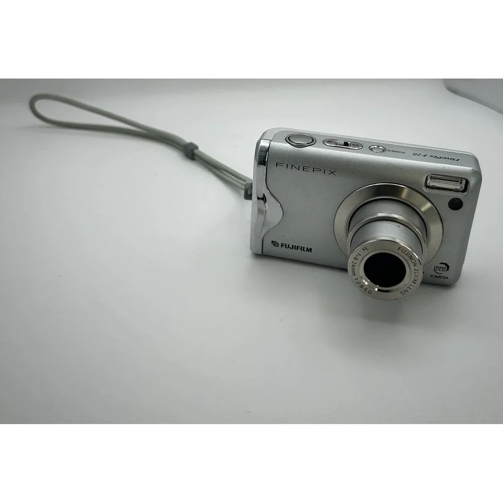 Fujifilm FinePix F20 F Series 6.3MP 3x Zoom Compact Digital Camera From Japan